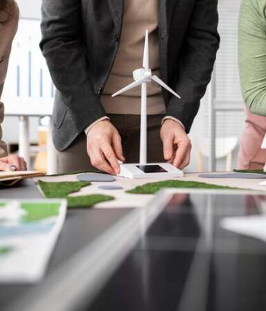 imgi_12_researchers-looking-alternative-energy-souces_23-2149311460